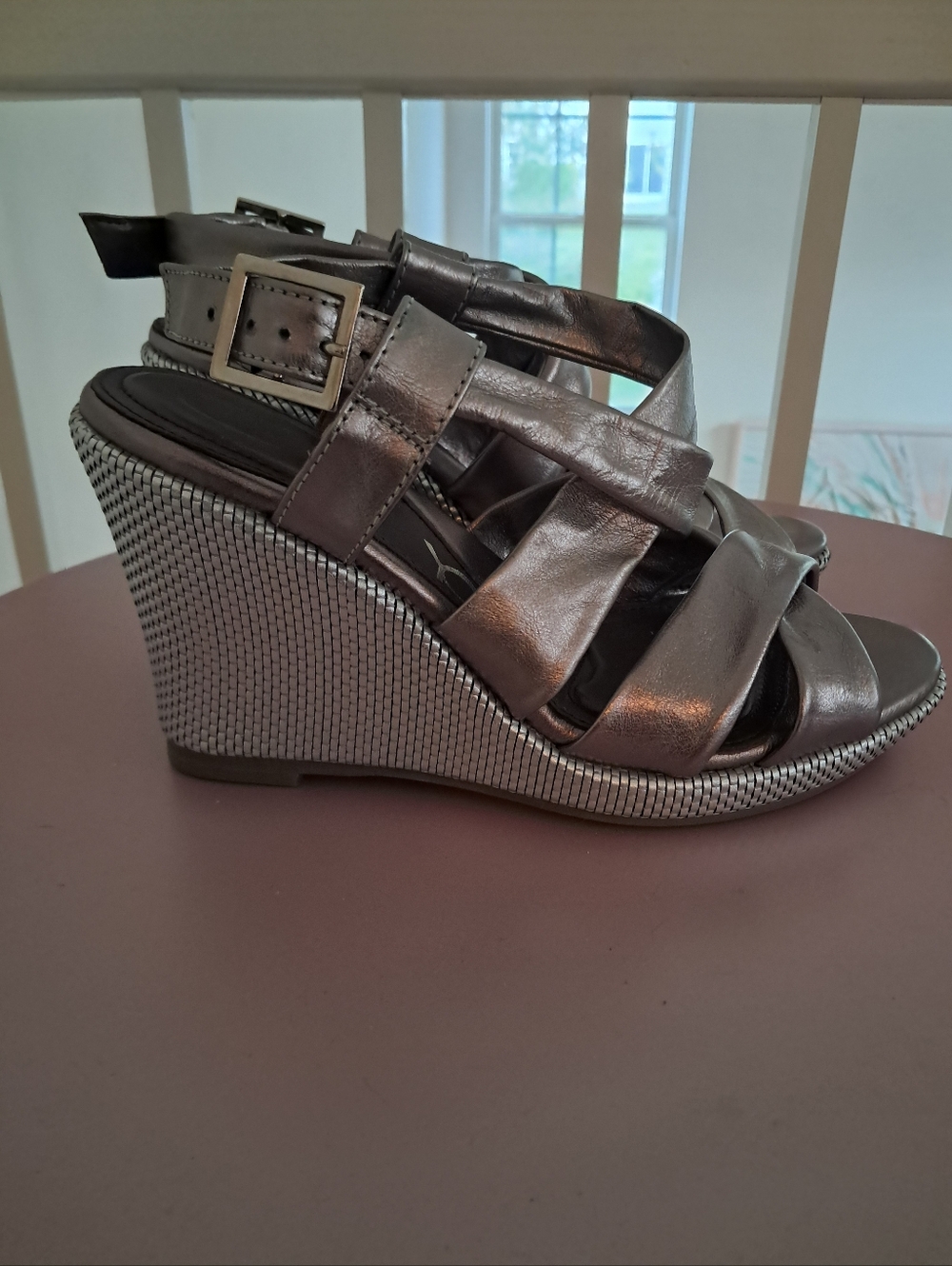 You By Crocs Wedges Platform Women's 7.5 Leather Metallic Shine Summer Formal